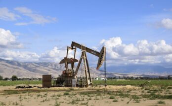 Petróleo y Materias Primas bajo la Lupa: El Panorama Global hacia el Cierre de Año Petróleo y Materias Primas bajo la Lupa: El Panorama Global hacia el Cierre de Año